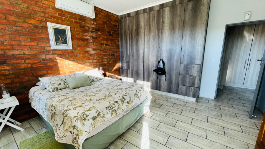 4 Bedroom Property for Sale in Grimbeeck Park North West